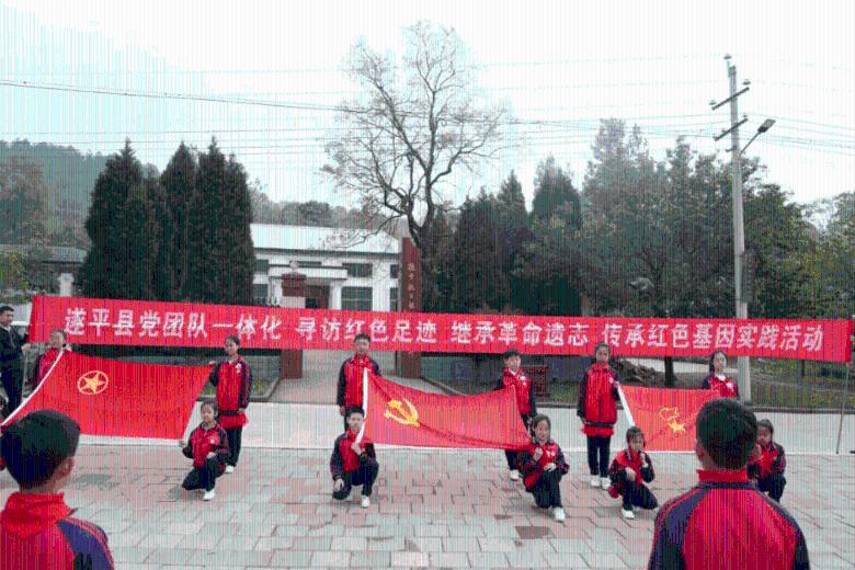 记者:白天谈判很不顺利,大家下午在办公室对着哭